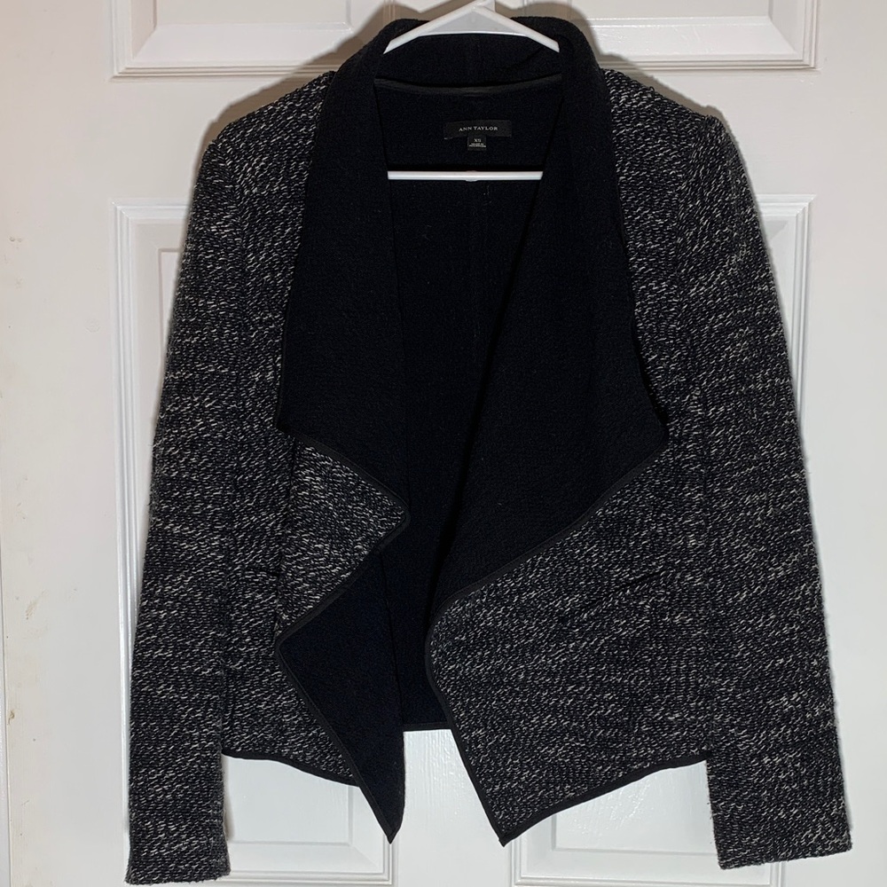 Ann Taylor Black and Gray Open Front jacket